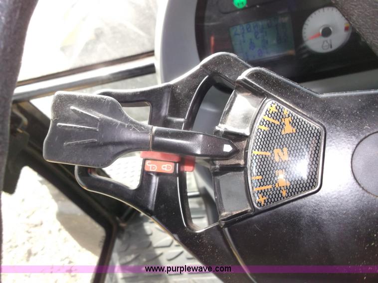 image for item B5063 2007 Challenger MT665B MFWA tractor