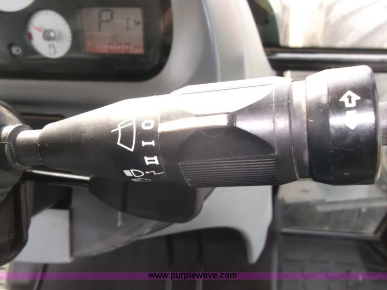 image for item B5063 2007 Challenger MT665B MFWA tractor