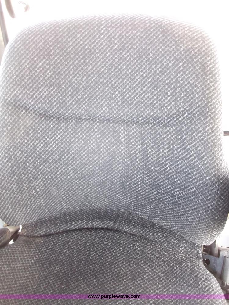 image for item B5063 2007 Challenger MT665B MFWA tractor