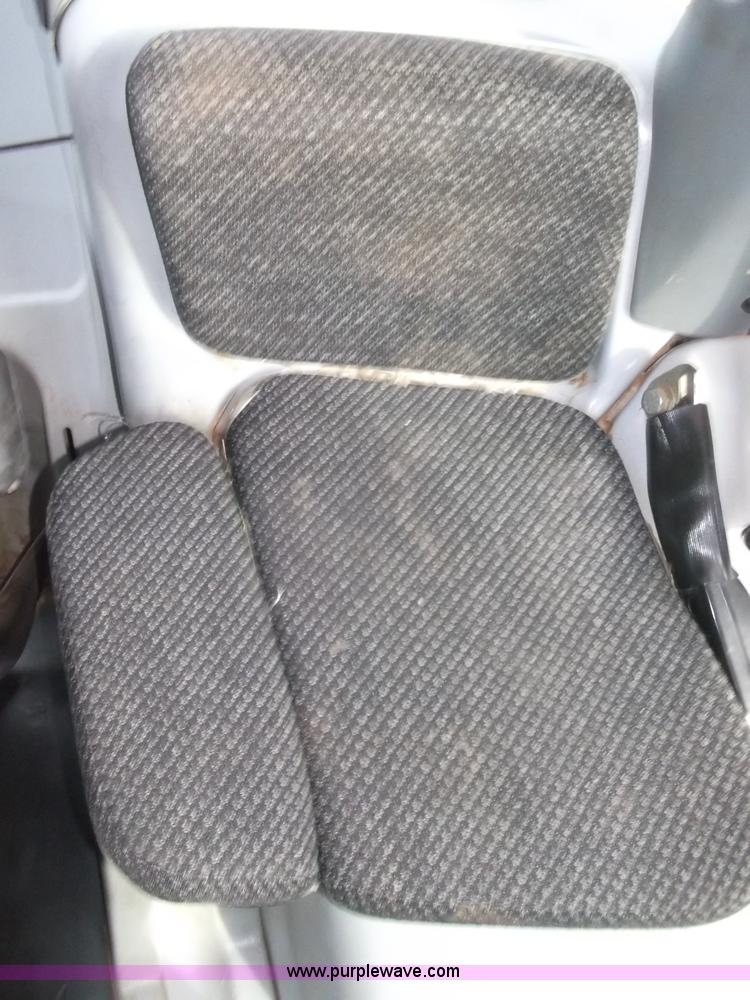 image for item B5063 2007 Challenger MT665B MFWA tractor