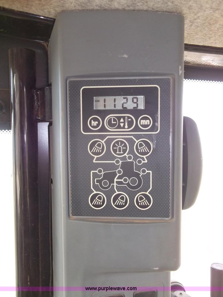 image for item B5063 2007 Challenger MT665B MFWA tractor