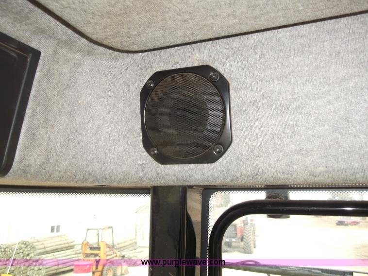 image for item B5063 2007 Challenger MT665B MFWA tractor