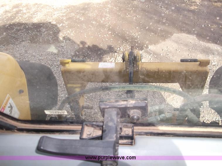 image for item B5063 2007 Challenger MT665B MFWA tractor