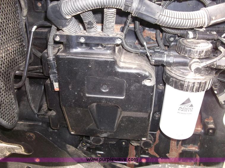 image for item B5063 2007 Challenger MT665B MFWA tractor