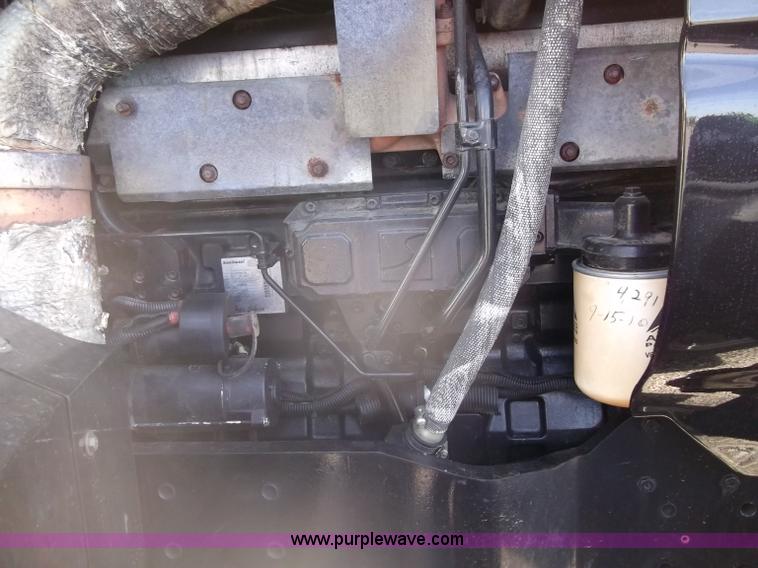 image for item B5063 2007 Challenger MT665B MFWA tractor