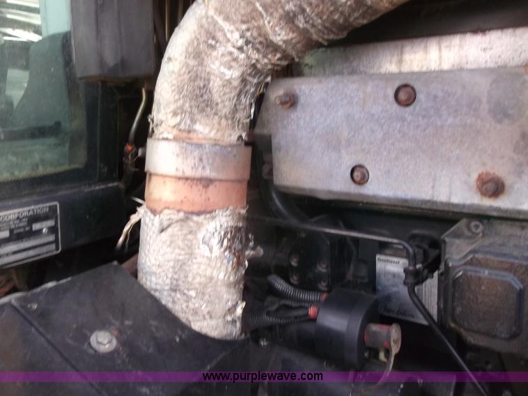 image for item B5063 2007 Challenger MT665B MFWA tractor