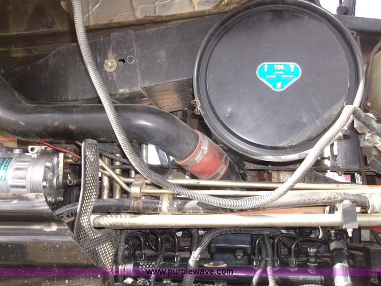 image for item B5063 2007 Challenger MT665B MFWA tractor