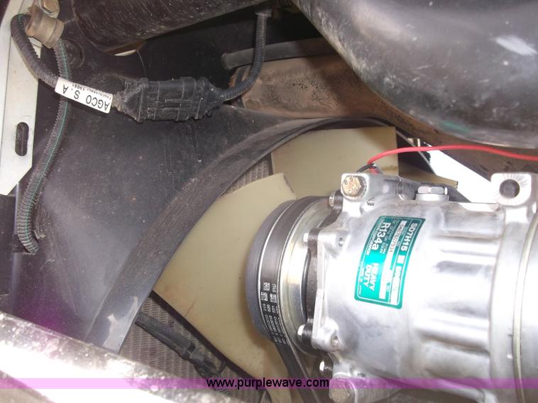 image for item B5063 2007 Challenger MT665B MFWA tractor