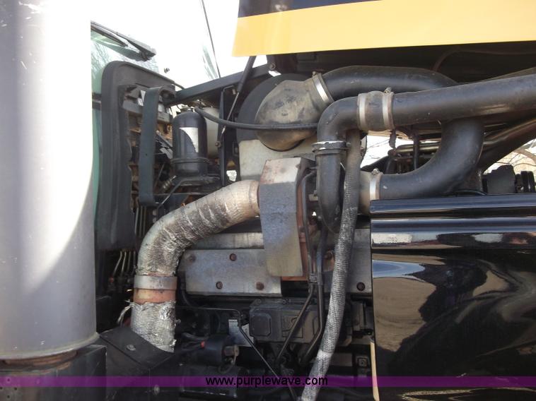 image for item B5063 2007 Challenger MT665B MFWA tractor