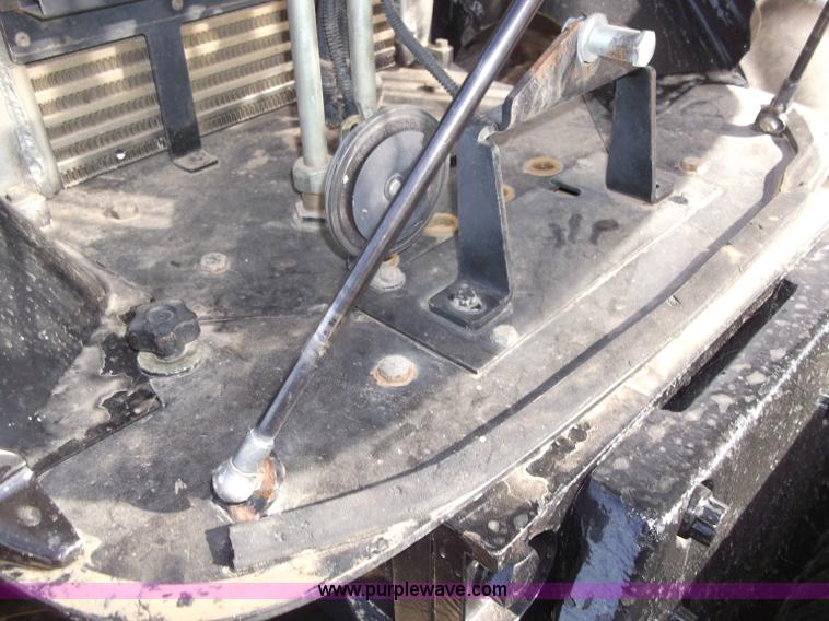 image for item B5063 2007 Challenger MT665B MFWA tractor