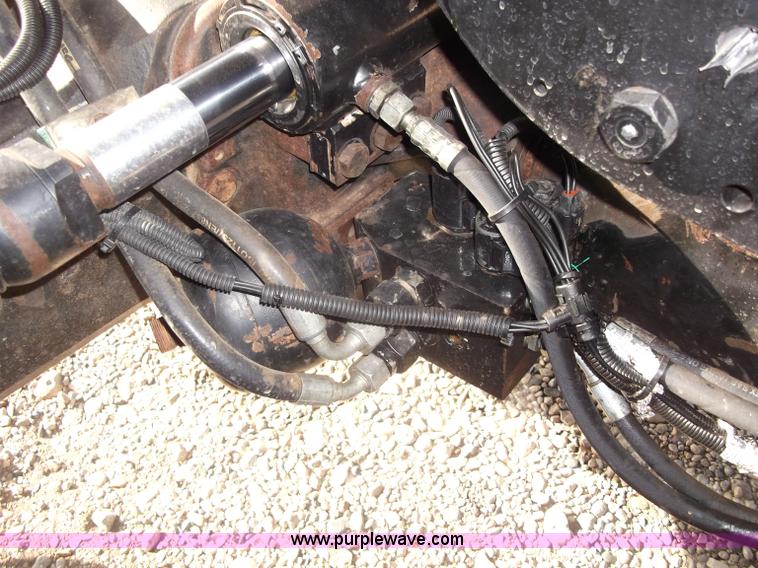 image for item B5063 2007 Challenger MT665B MFWA tractor