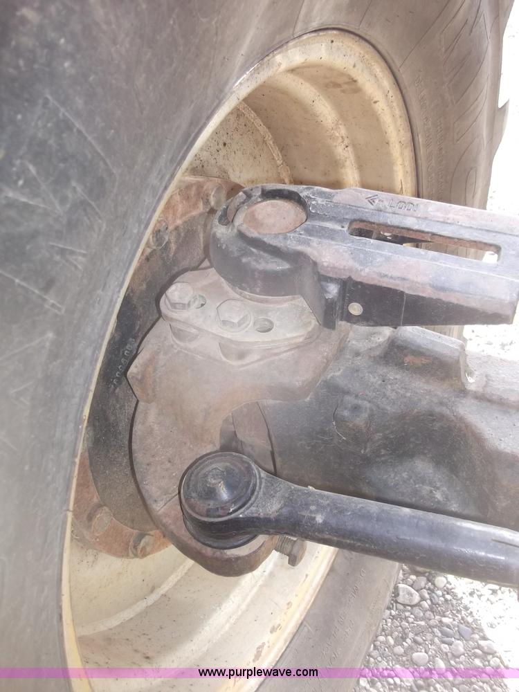 image for item B5063 2007 Challenger MT665B MFWA tractor