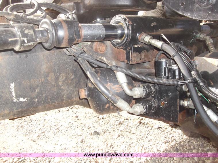 image for item B5063 2007 Challenger MT665B MFWA tractor