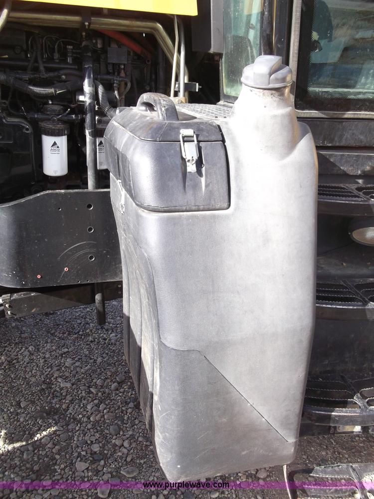 image for item B5063 2007 Challenger MT665B MFWA tractor