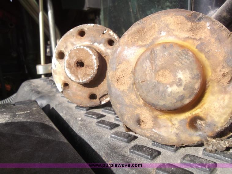 image for item B5063 2007 Challenger MT665B MFWA tractor