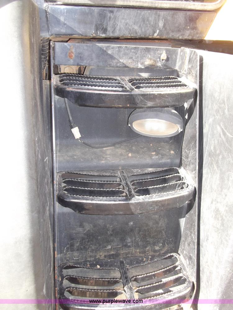 image for item B5063 2007 Challenger MT665B MFWA tractor