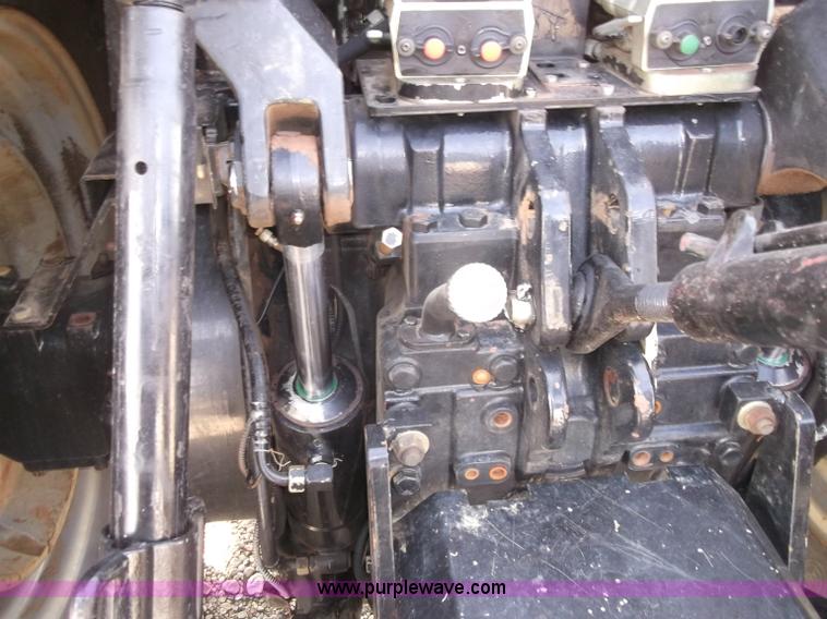 image for item B5063 2007 Challenger MT665B MFWA tractor