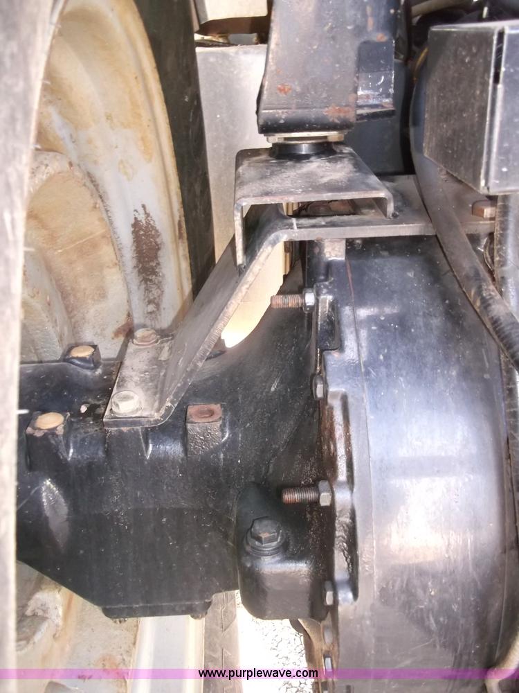 image for item B5063 2007 Challenger MT665B MFWA tractor