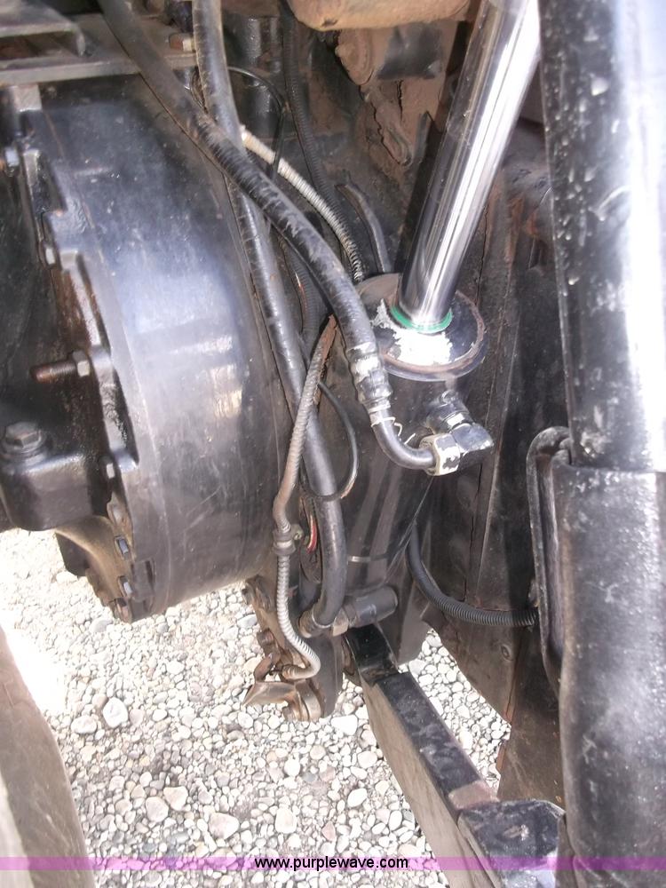 image for item B5063 2007 Challenger MT665B MFWA tractor