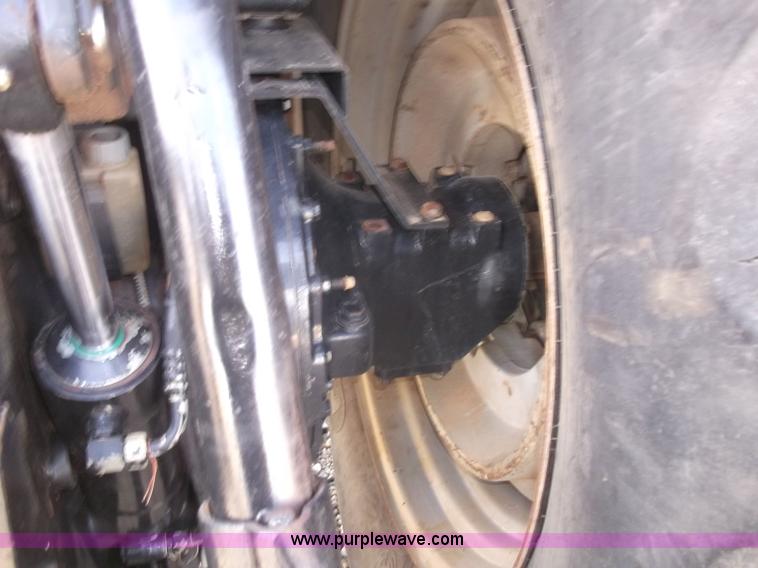 image for item B5063 2007 Challenger MT665B MFWA tractor