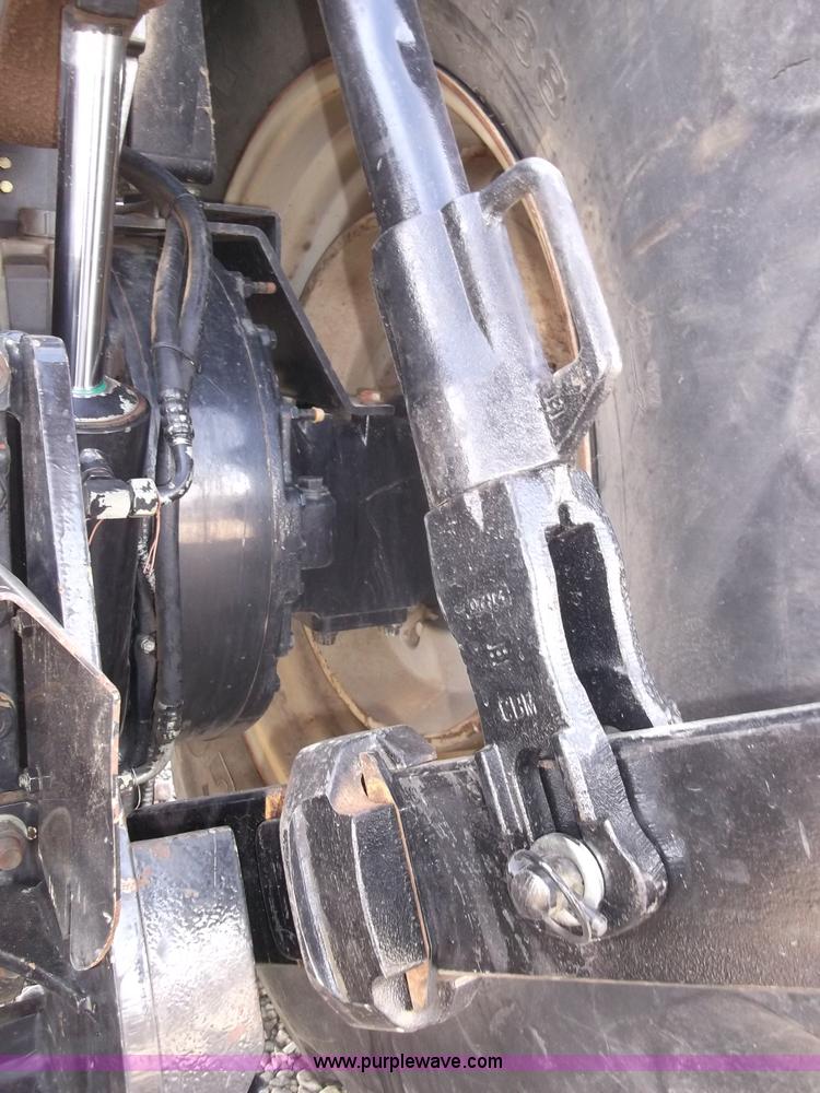 image for item B5063 2007 Challenger MT665B MFWA tractor