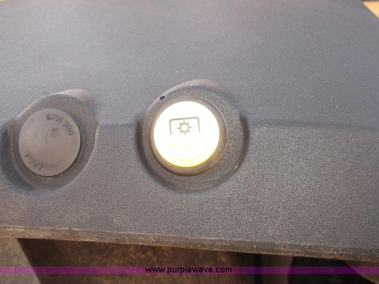 image for item B5063 2007 Challenger MT665B MFWA tractor