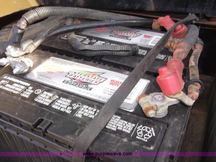 image for item B5063 2007 Challenger MT665B MFWA tractor