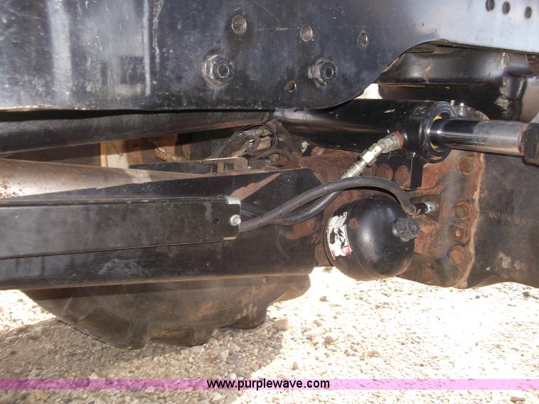 image for item B5063 2007 Challenger MT665B MFWA tractor