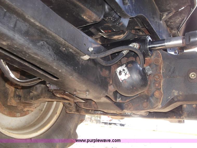 image for item B5063 2007 Challenger MT665B MFWA tractor