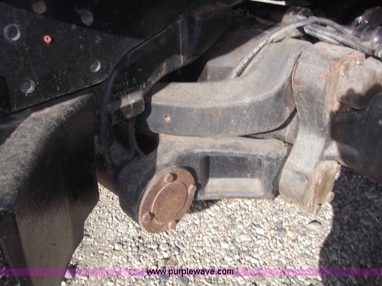 image for item B5063 2007 Challenger MT665B MFWA tractor