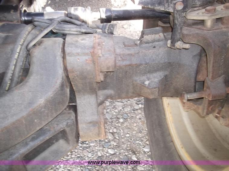 image for item B5063 2007 Challenger MT665B MFWA tractor