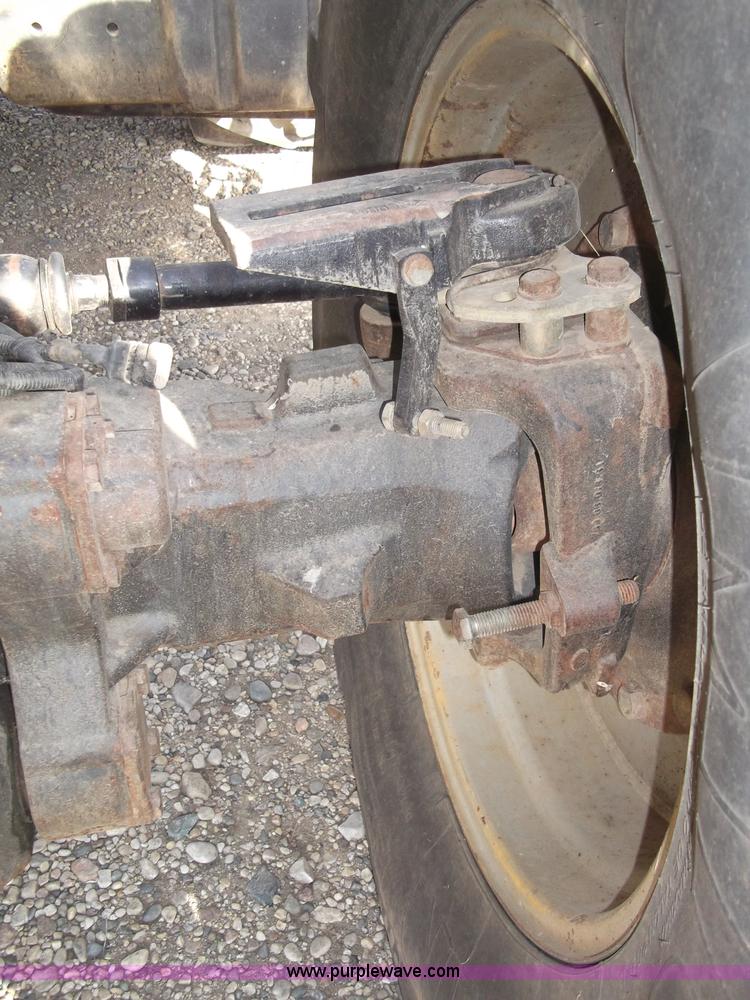 image for item B5063 2007 Challenger MT665B MFWA tractor