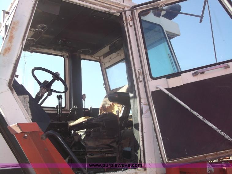 image for item B5067 1977 Case 2870 4WD tractor