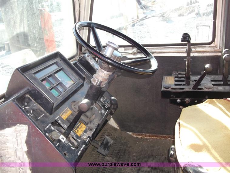 image for item B5067 1977 Case 2870 4WD tractor