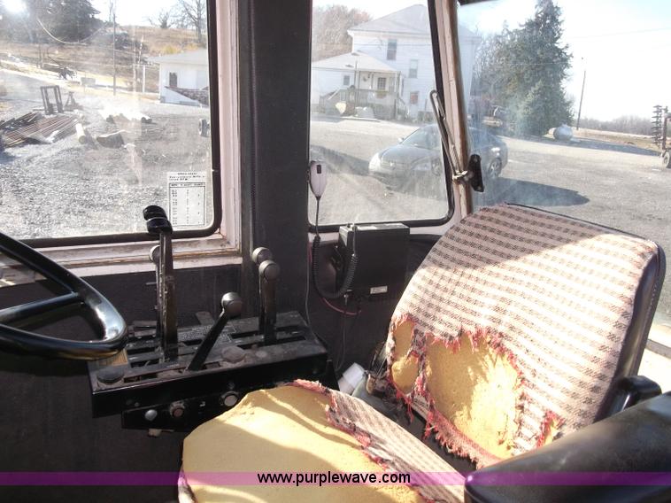 image for item B5067 1977 Case 2870 4WD tractor