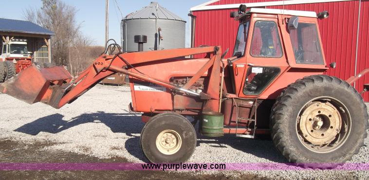 image for item B5068 1976 Allis Chalmers 7060 tractor