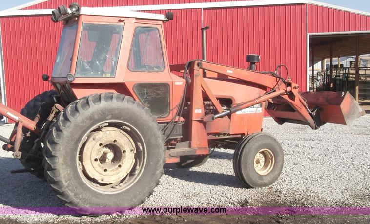 image for item B5068 1976 Allis Chalmers 7060 tractor