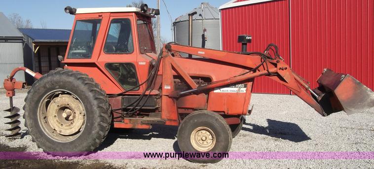 image for item B5068 1976 Allis Chalmers 7060 tractor
