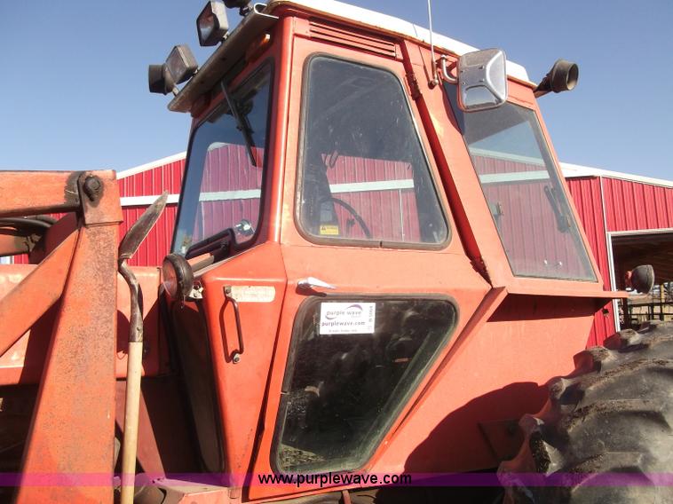 image for item B5068 1976 Allis Chalmers 7060 tractor