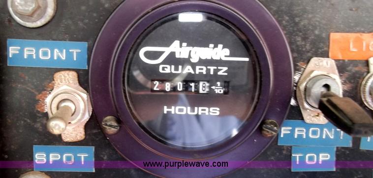 image for item B5068 1976 Allis Chalmers 7060 tractor