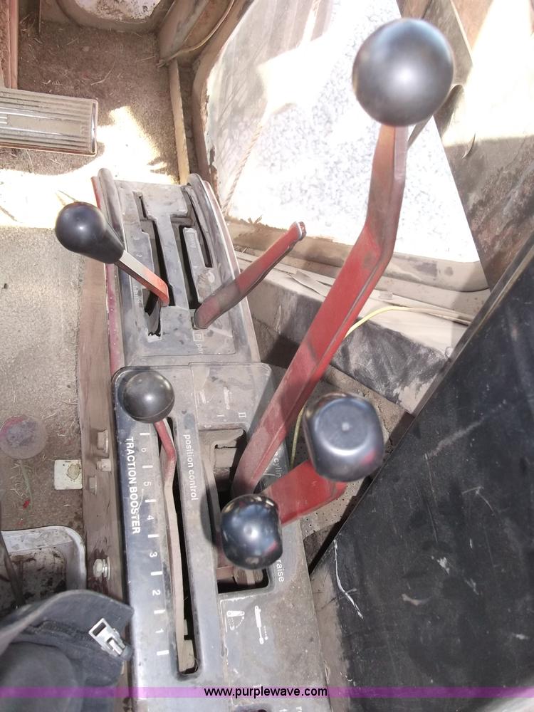 image for item B5068 1976 Allis Chalmers 7060 tractor