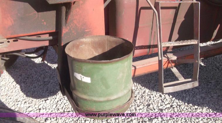 image for item B5068 1976 Allis Chalmers 7060 tractor