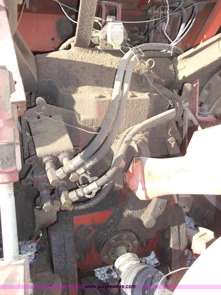 image for item B5068 1976 Allis Chalmers 7060 tractor