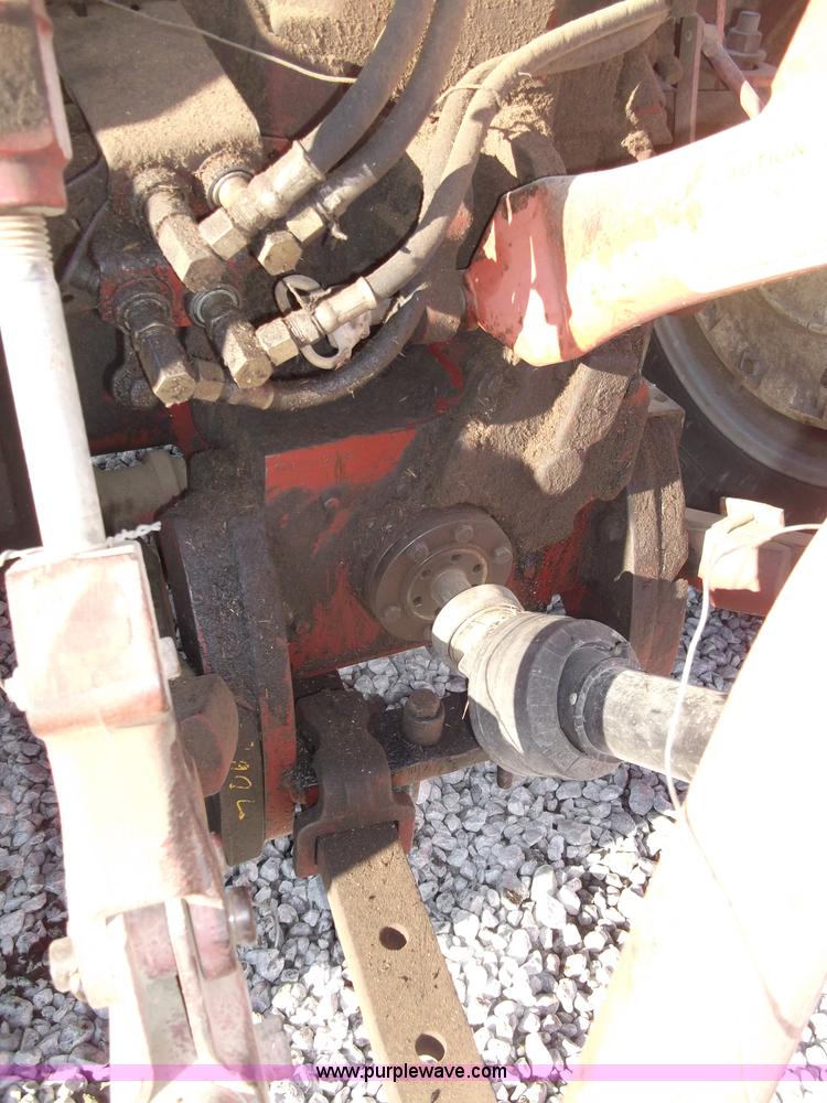 image for item B5068 1976 Allis Chalmers 7060 tractor