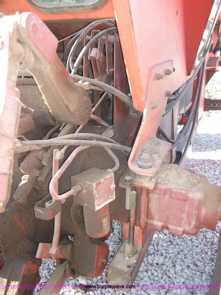 image for item B5068 1976 Allis Chalmers 7060 tractor
