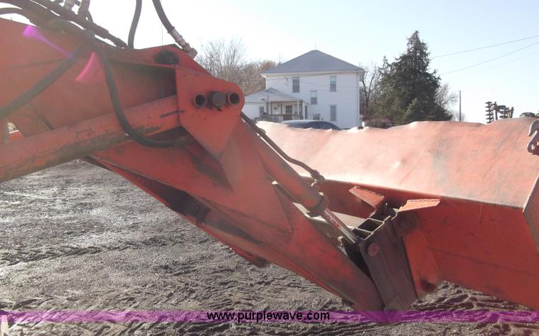 image for item B5068 1976 Allis Chalmers 7060 tractor