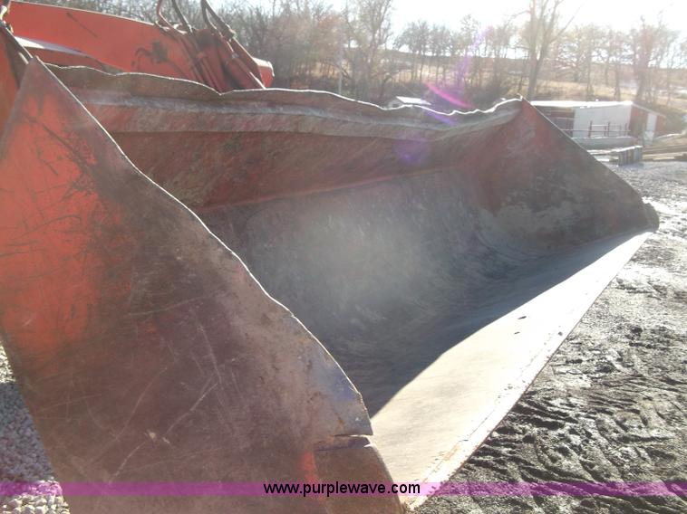 image for item B5068 1976 Allis Chalmers 7060 tractor