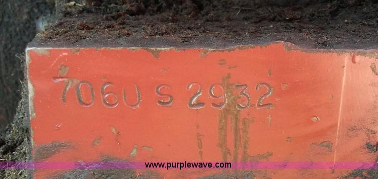image for item B5068 1976 Allis Chalmers 7060 tractor