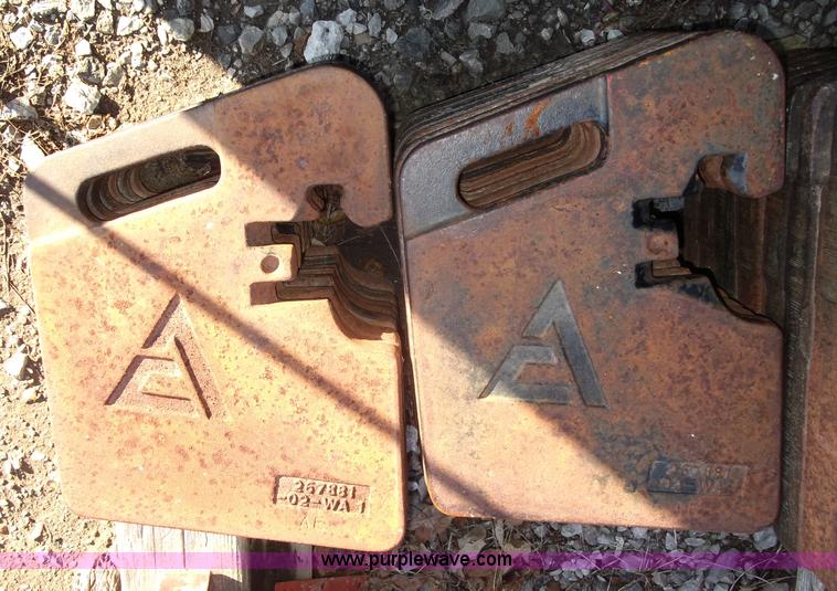 image for item B5068 1976 Allis Chalmers 7060 tractor