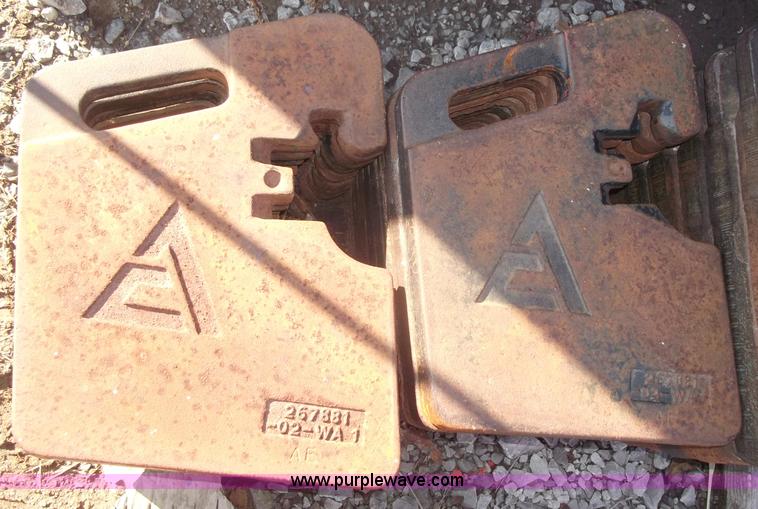 image for item B5068 1976 Allis Chalmers 7060 tractor